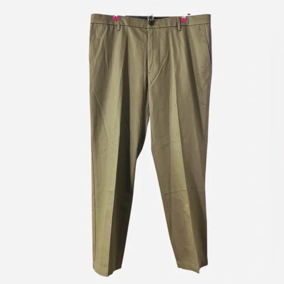 Dockers Signature Iron Free Khaki Straight Fit Stain Defender Pants Size 40x32 - Picture 3 of 9